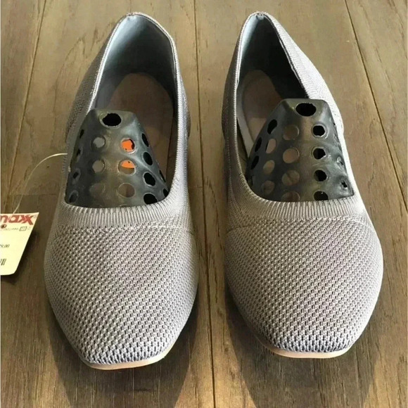 Cushionaire Tyra Knit Ballet Flat - gray  - Size 9.5 - Picture 1 of 7